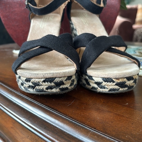 Brand New Toms Black Canvas Chevron Wedge Sandals Espadrille Ankle Strap Heels - Picture 6 of 14